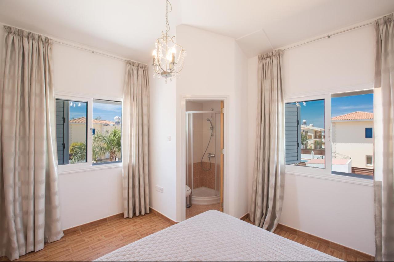 Elite Luxury Villa Paralimni Exterior foto