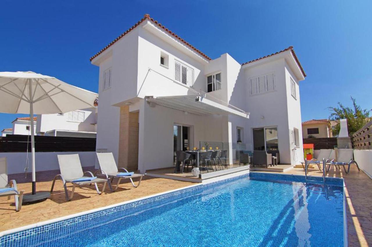Elite Luxury Villa Paralimni Exterior foto