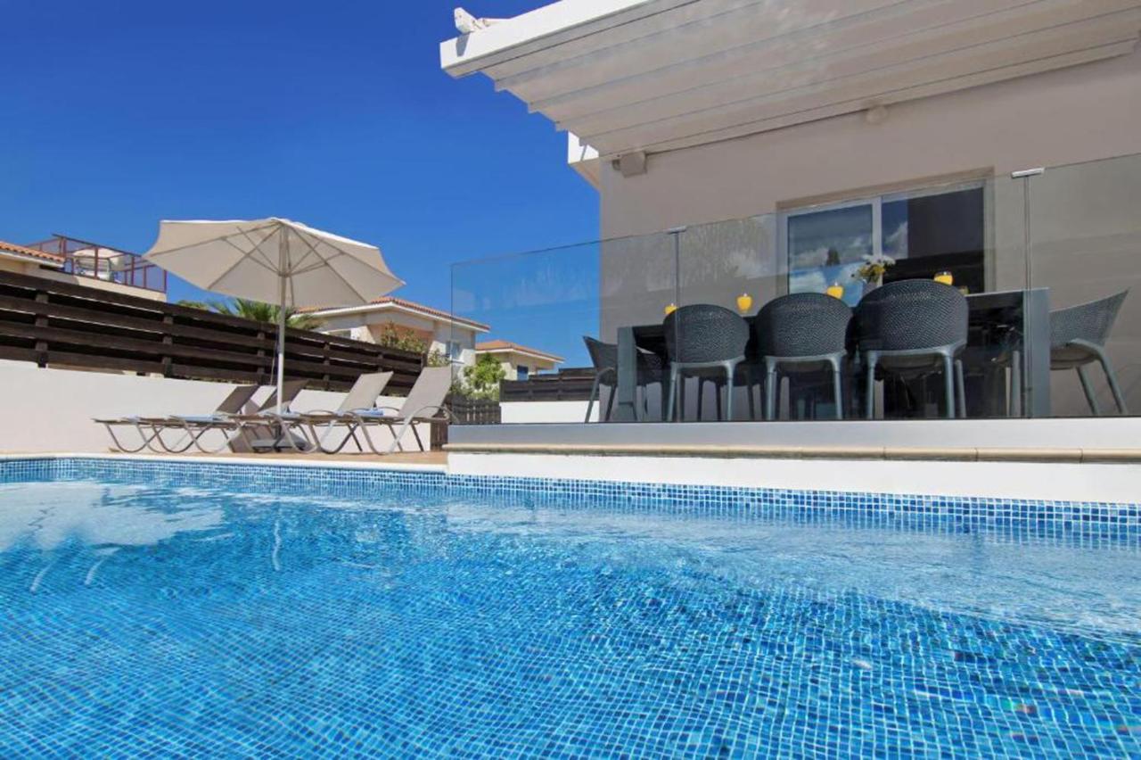 Elite Luxury Villa Paralimni Exterior foto