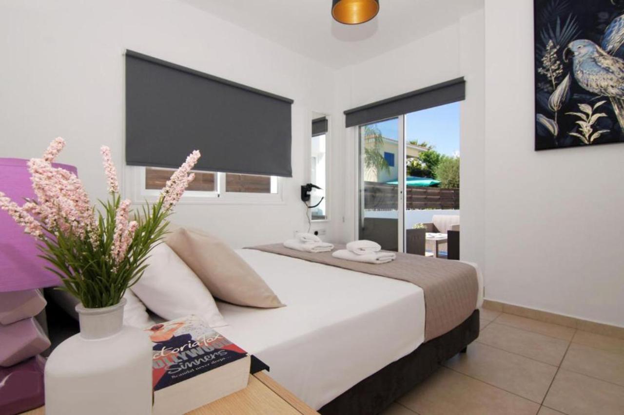 Elite Luxury Villa Paralimni Exterior foto